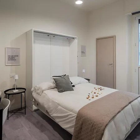 Loreto Prestige - Parking Free & Bulb Gym Oda ve Kahvaltı Milano