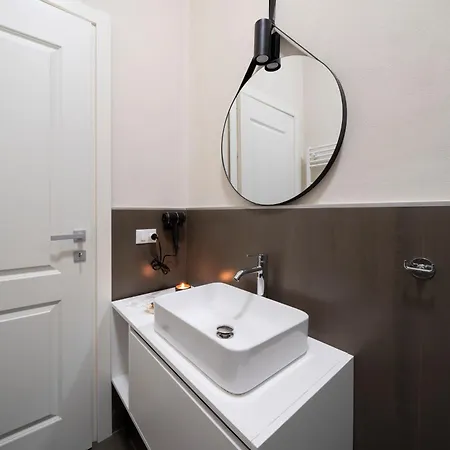 Loreto Prestige - Parking Free & Bulb Gym לינה וארוחת בוקר מילאנו