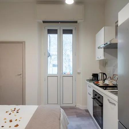 לינה וארוחת בוקר Loreto Prestige - Parking Free & Bulb Gym 4*