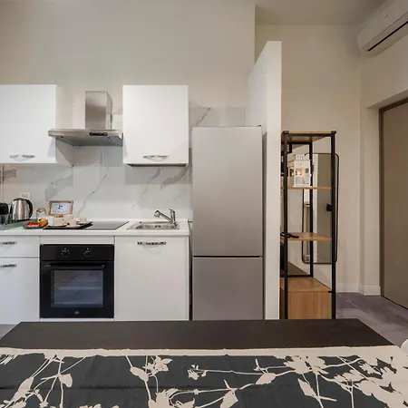 לינה וארוחת בוקר Loreto Prestige - Parking Free & Bulb Gym