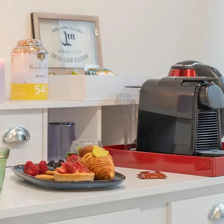 Loreto Prestige - Parking Free & Bulb Gym לינה וארוחת בוקר 4*