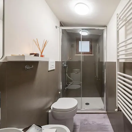 Loreto Prestige - Parking Free & Bulb Gym לינה וארוחת בוקר מילאנו