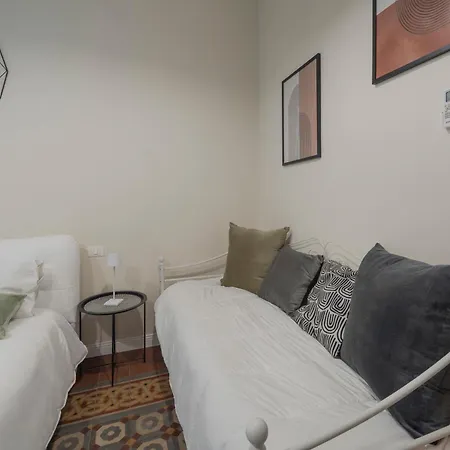 לינה וארוחת בוקר Loreto Prestige - Parking Free & Bulb Gym מילאנו