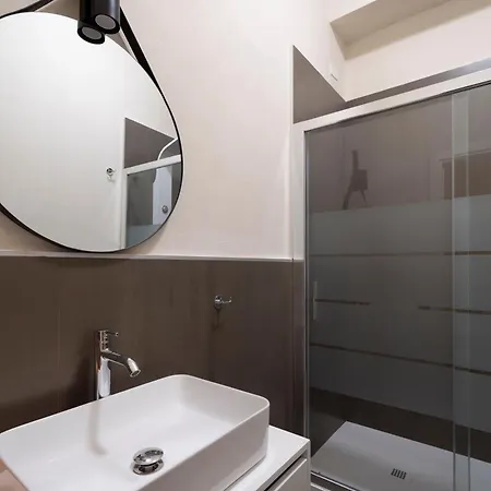 Loreto Prestige - Parking Free & Bulb Gym 4* מילאנו