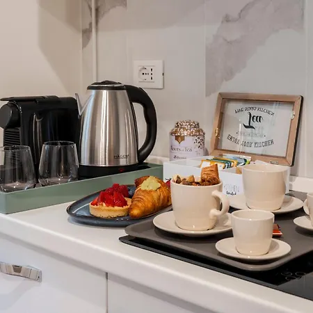 לינה וארוחת בוקר Loreto Prestige - Parking Free & Bulb Gym 4*