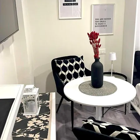 Loreto Prestige - Parking Free & Bulb Gym לינה וארוחת בוקר 4*