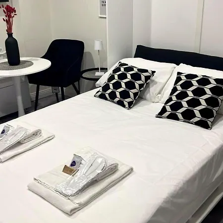 Loreto Prestige - Parking Free & Bulb Gym לינה וארוחת בוקר