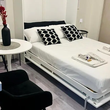 לינה וארוחת בוקר Loreto Prestige - Parking Free & Bulb Gym