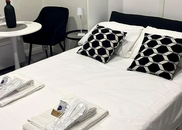 Loreto Prestige - Parking Free & Bulb Gym Bed & Breakfast